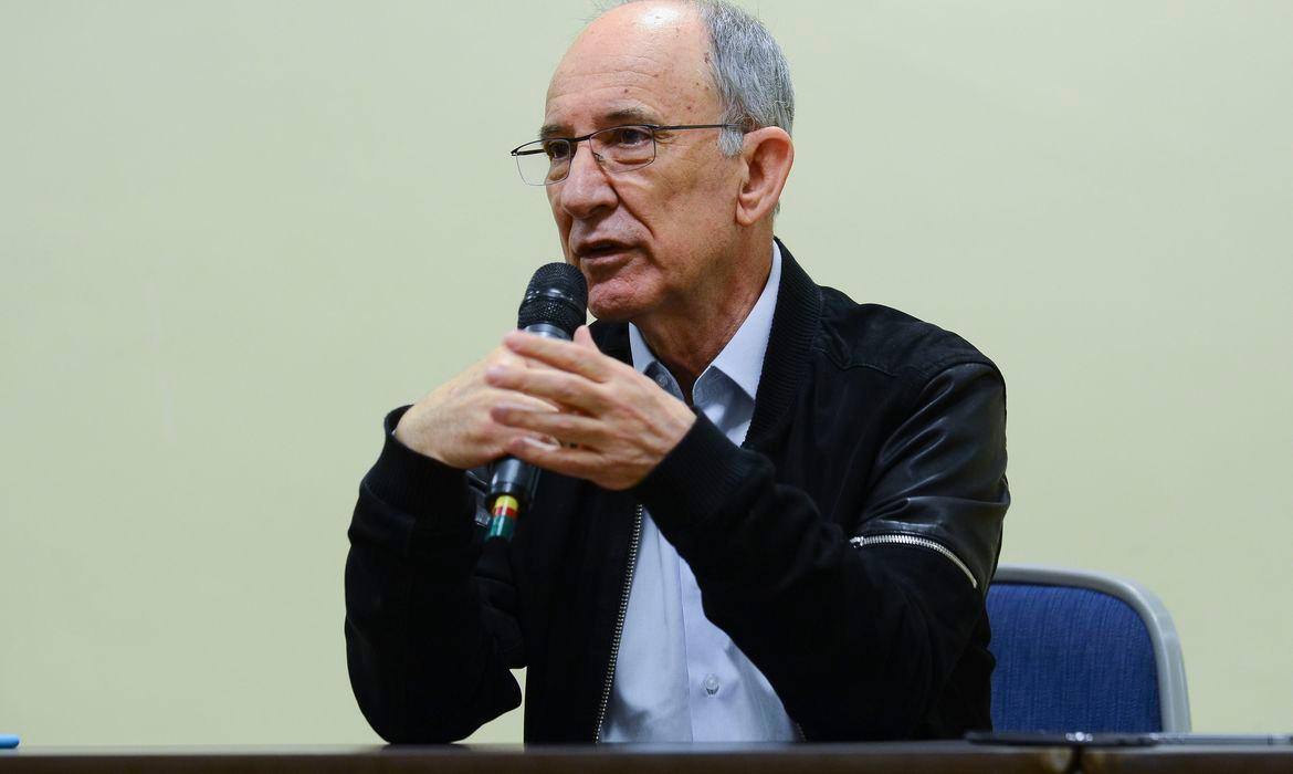 Deputado Rui Falcão já presidiu o PT por três vezes e alertou governo Lula para necessidade de 'mudança de rota'