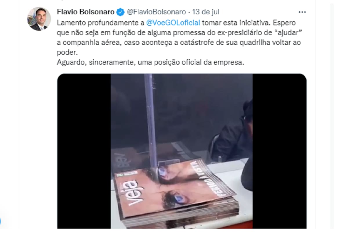 Gol interrompe distribuição de revista após reclamação de Flávio Bolsonaro, que não gostou da capa da 'Veja'