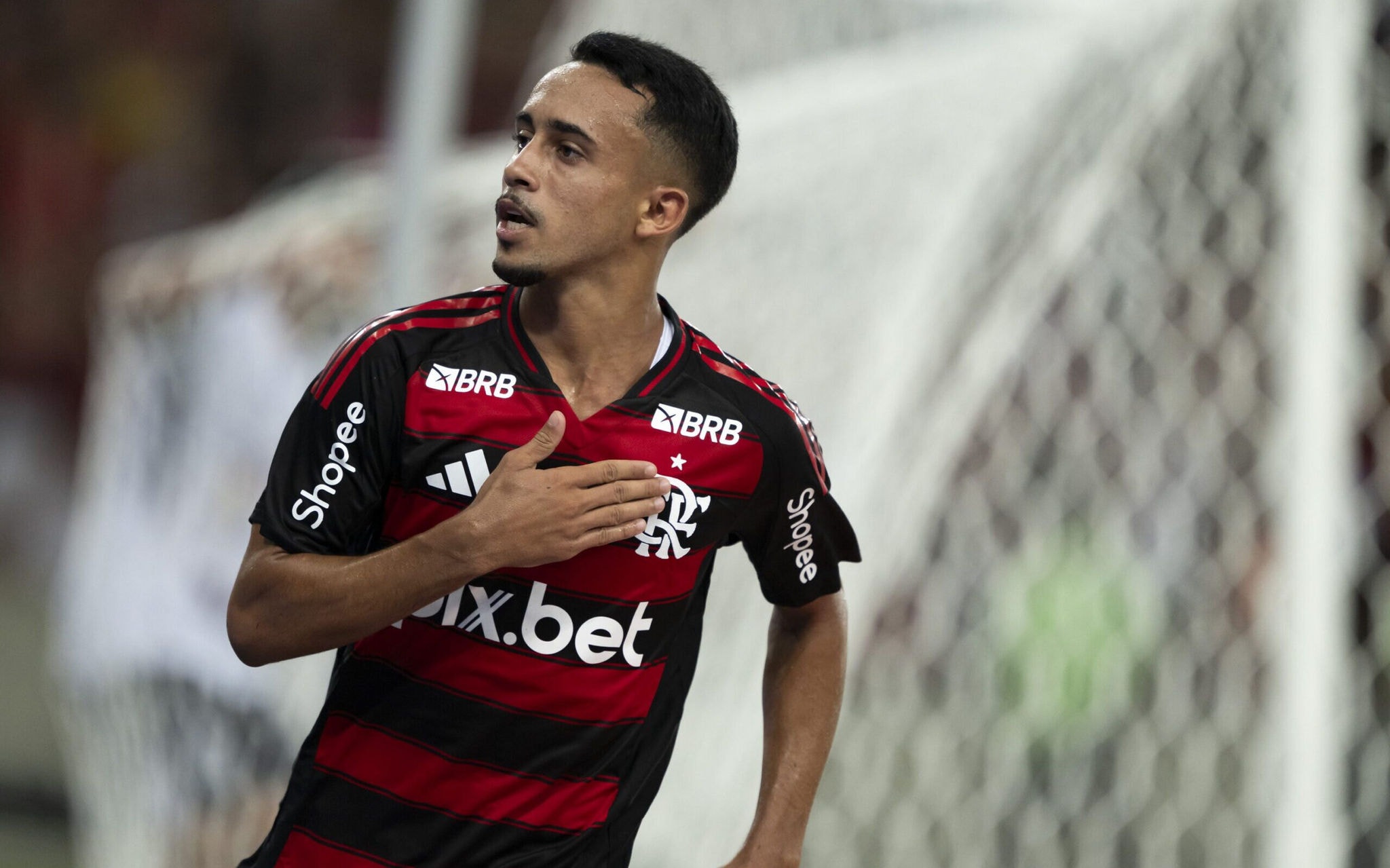 Atleta recebeu proposta do time celeste