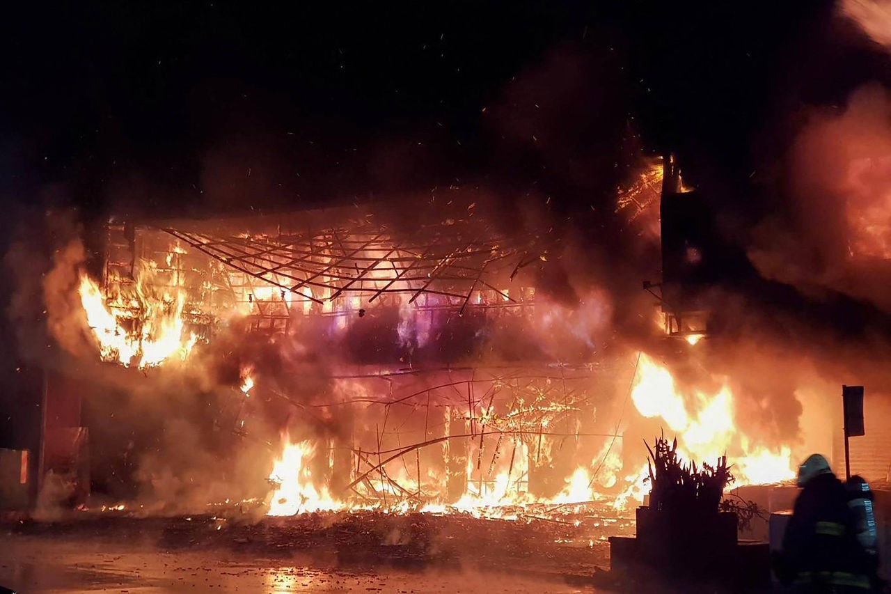 Incêndio em edifício de Taiwan deixa 46 mortos