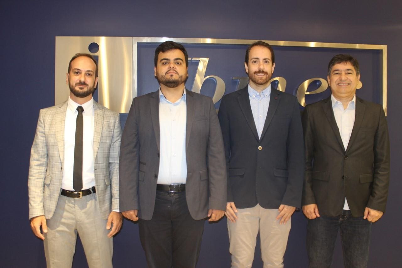 Professores Mário Schettino Valente, Christopher Bahia Mendonça, Vladimir Pinto Feijó e Oswaldo Dehon (esq para dir), do Observatório das Eleições 2020 dos Estados Unidos do Ibmec-BH
