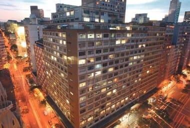 Marco Localizado no centro de Belo Horizonte, entre as ruas da Bahia e avenida Augusto de Lima, o Maletta é um dos mais tradicionais endereços culturais da cidade
