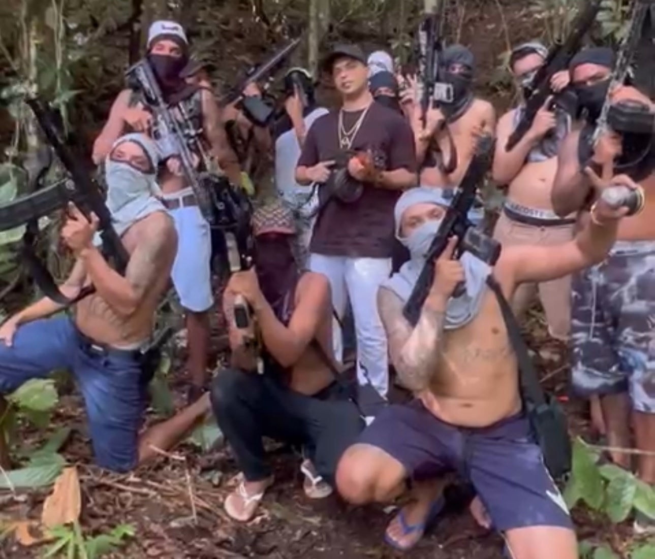 Em abril, vídeo do traficante nº 1 do CV em MG, "Andinha", amedrontou moradores de Teófilo Otoni