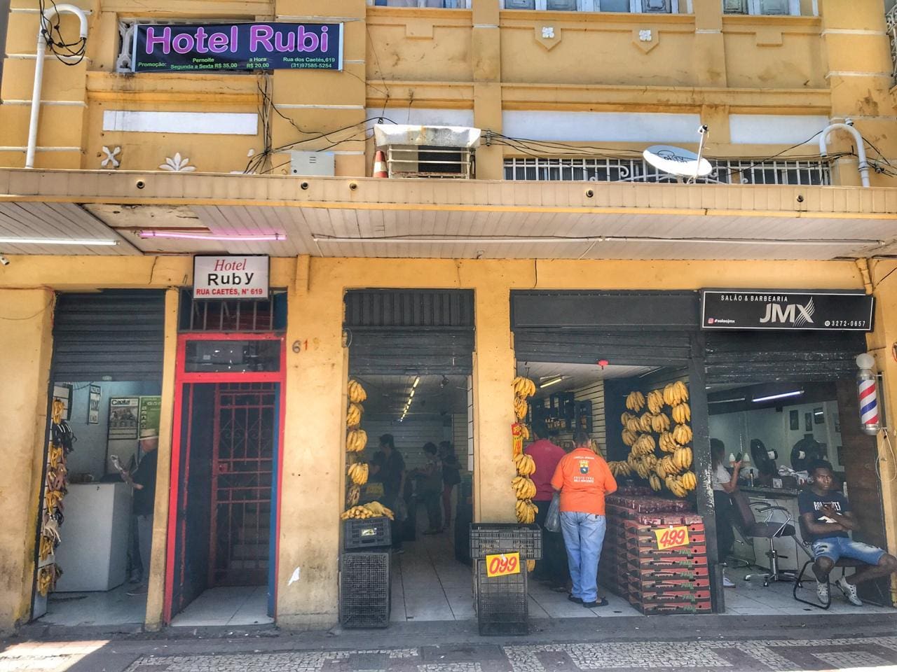 Hotel fica na rua dos Caetés, no centro de BH