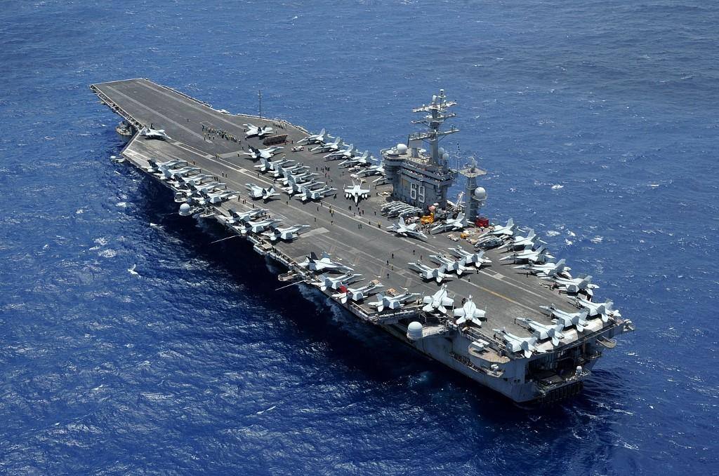 Imagem de arquivo do porta-aviões USS Dwight D Eisenhower, o segundo enviado para o Mediterrâneo para apoiar Israel