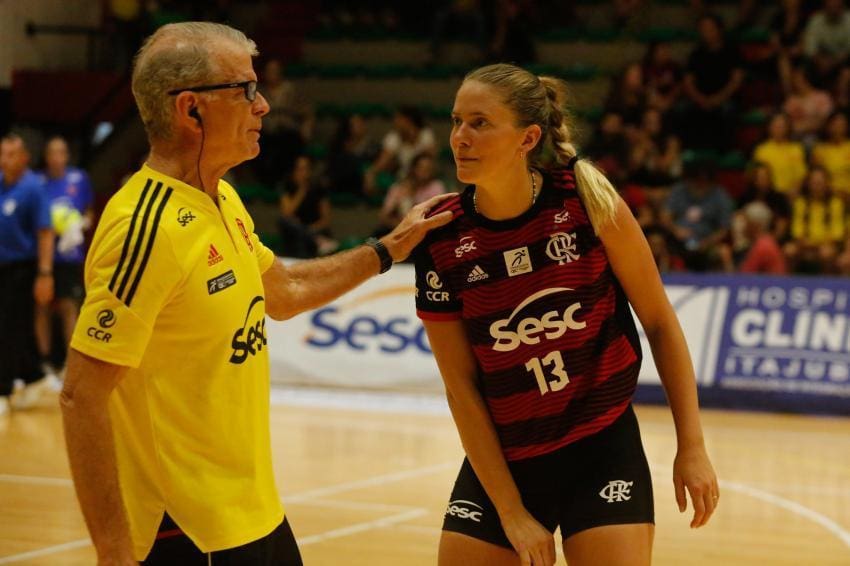 cfa29-36ade-52444686684_d935a7c9ed_kjpg