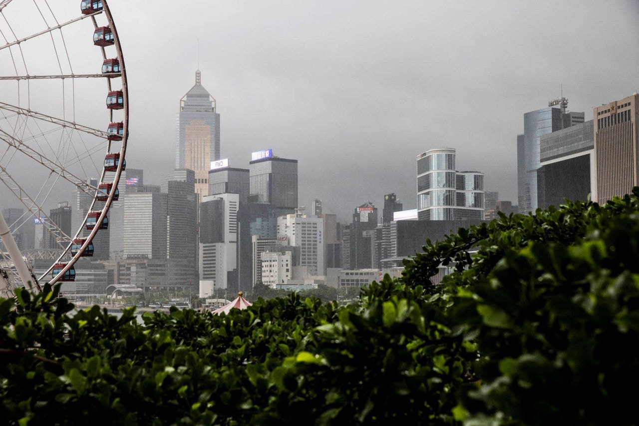 Hong Kong está em alerta para o tufão Koinu