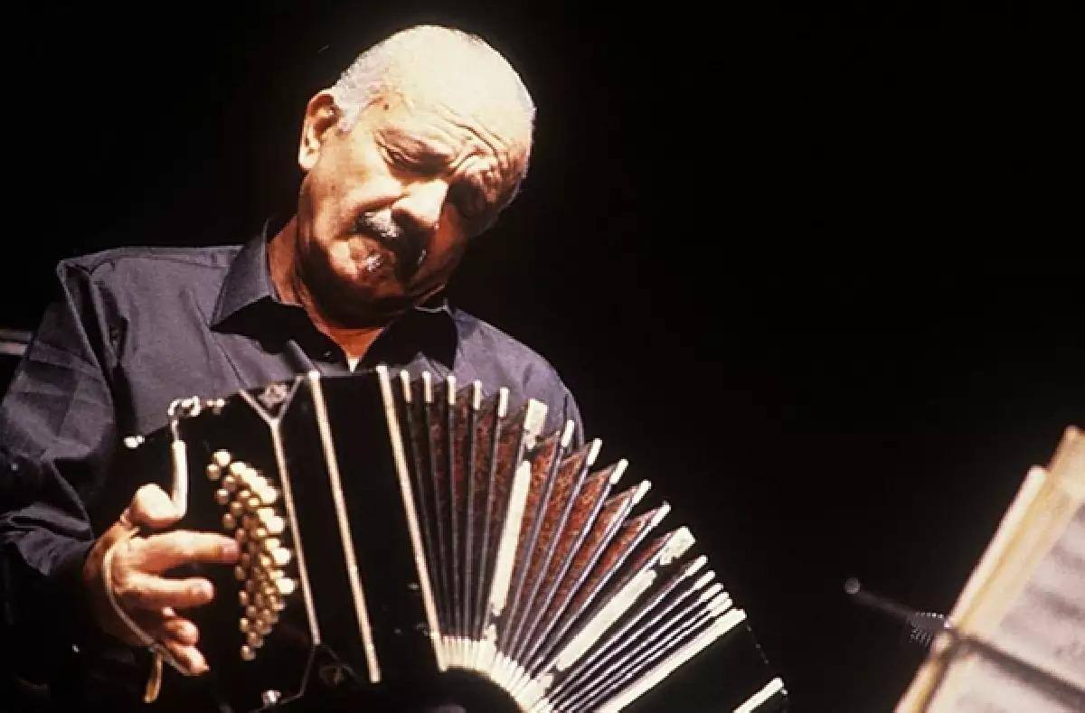 O músico e compositor Astor Piazzolla é considerado o maior nome da música argentina de todos os tempos