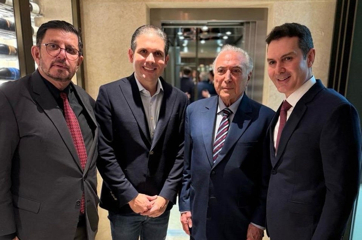 Ex-deputado Fábio Ramalho; Hugo Motta, Michel Temer e Jader Filho, durante almoço em Lisboa