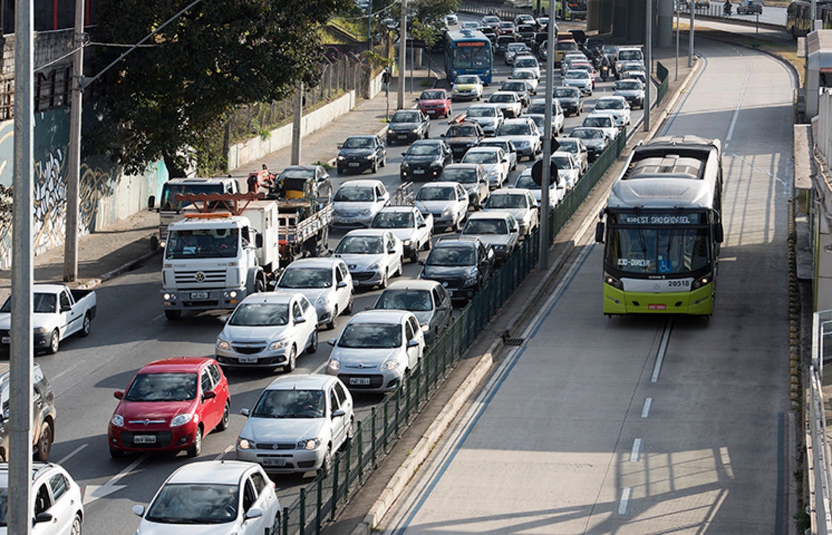 Faixa Exclusiva da Avenida Cristiano Machado