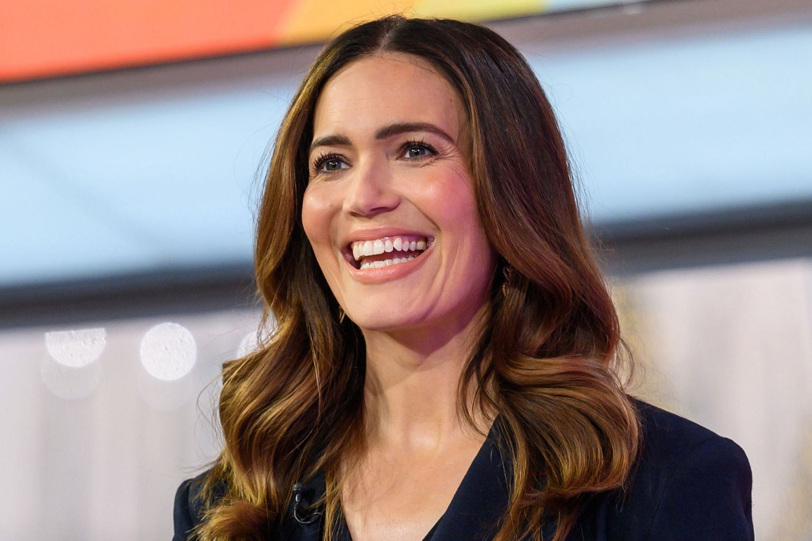  Mandy Moore anunciou a sua terceira gravidez nesta sexta-feira (31/05)
