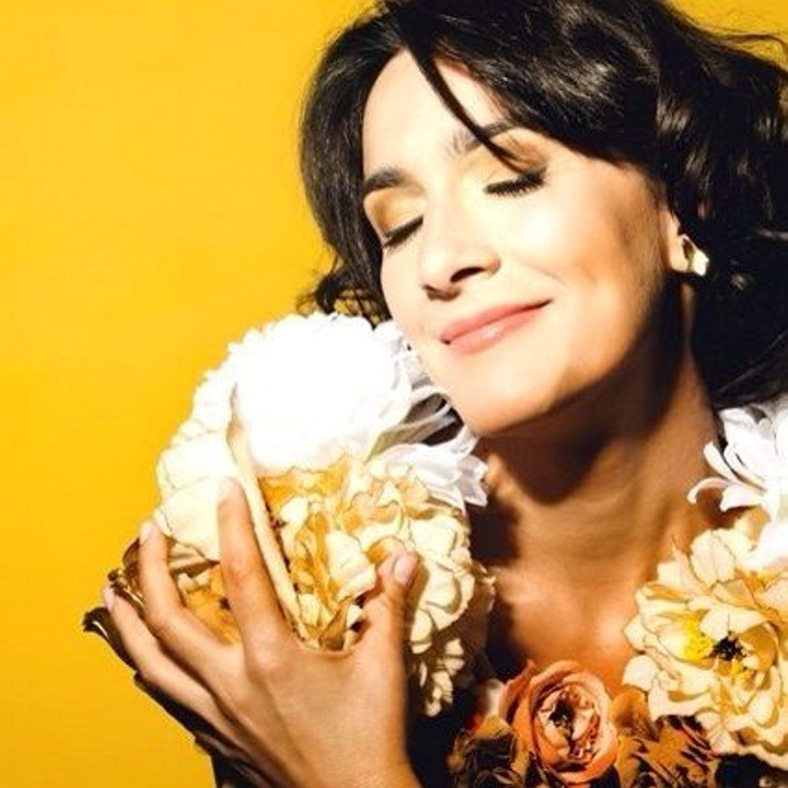 A cantora Izabella Brant
