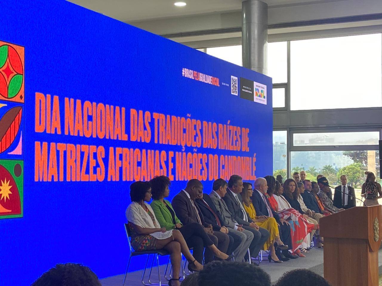 Na imagem, uma solenidade pela Igualdade Racial no Palácio do Planalto