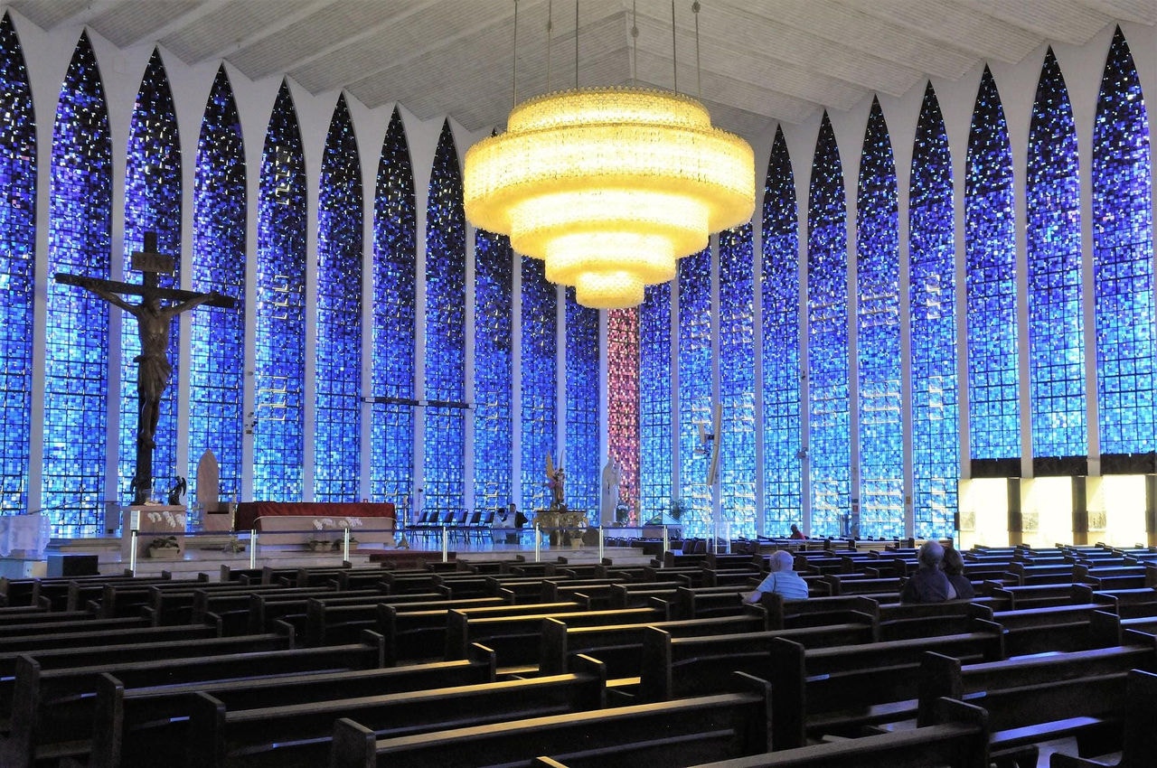 Santuário Dom Bosco: Espaço religioso conhecido pelos portentosos vitrais, também é ponto de peregrinações de fiéis e turistas. Igreja fica na 702 Sul e leva o nome do padroeiro de Brasília