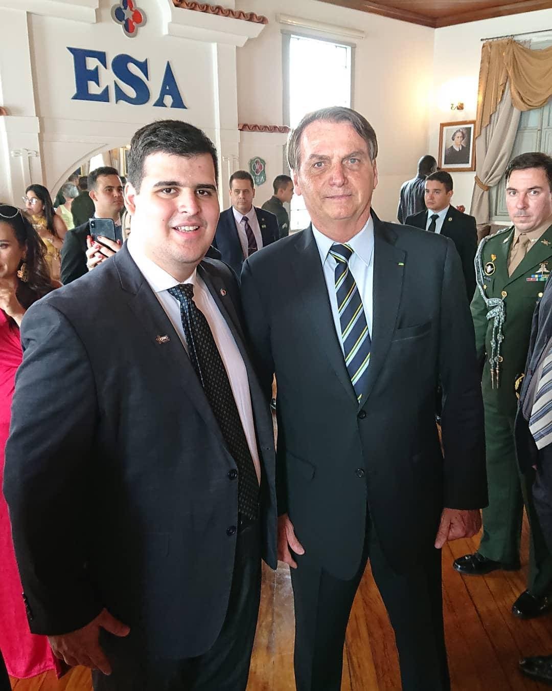 Em BH, o presidente apoia o deputado estadual Bruno Engler (PRTB)