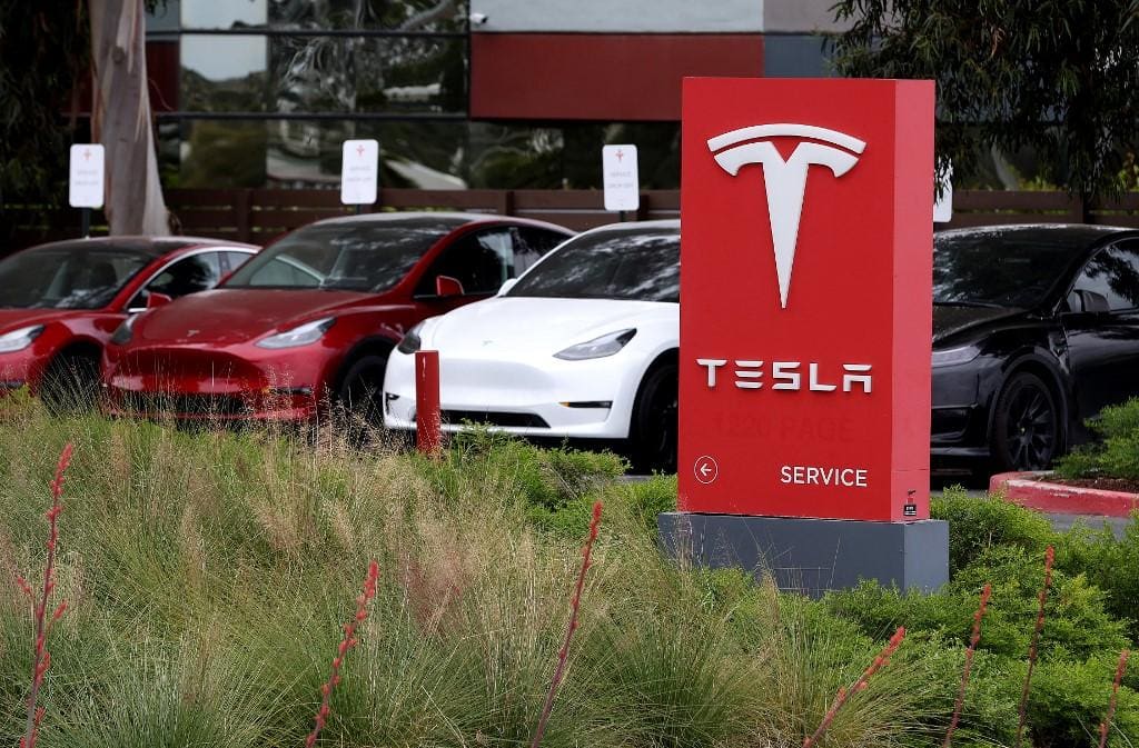 Unidade de atendimento da Tesla em Fremont, Califórinia (EUA)
