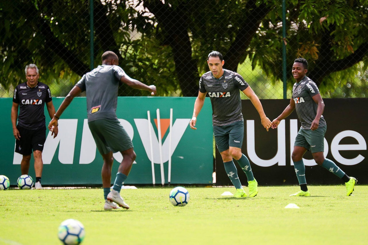 Em treino de 2h, Levir não mostra o time mas aprimora fundamentos