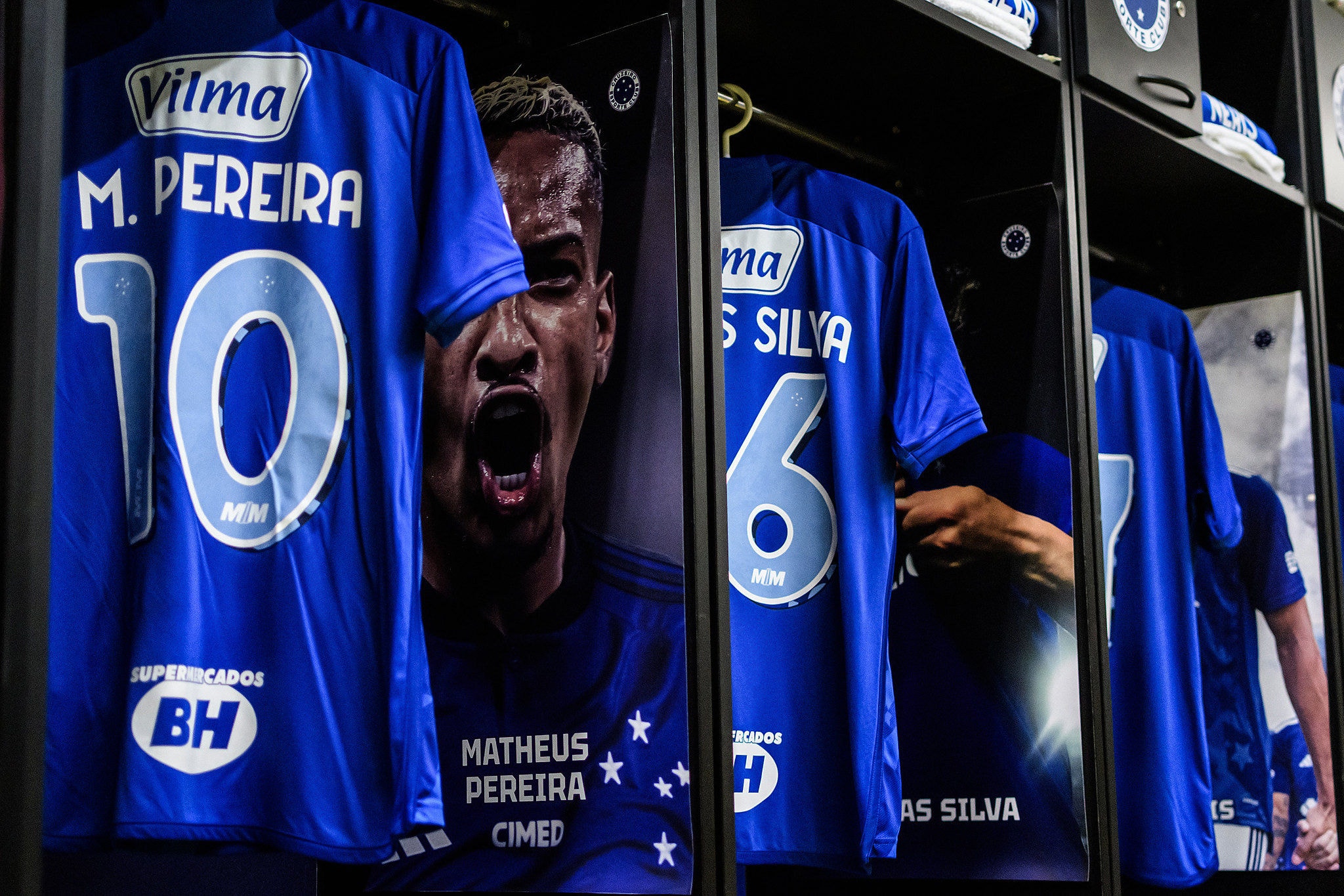 Camisas do time preparadas no vestiário do Mineirão