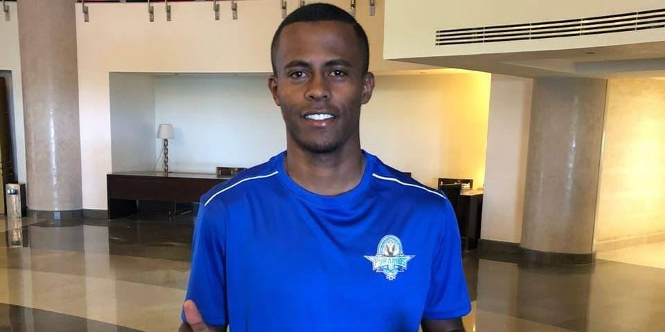 Galo e Cruzeiro observam atacante Carlos Eduardo, mas acordo é difícil