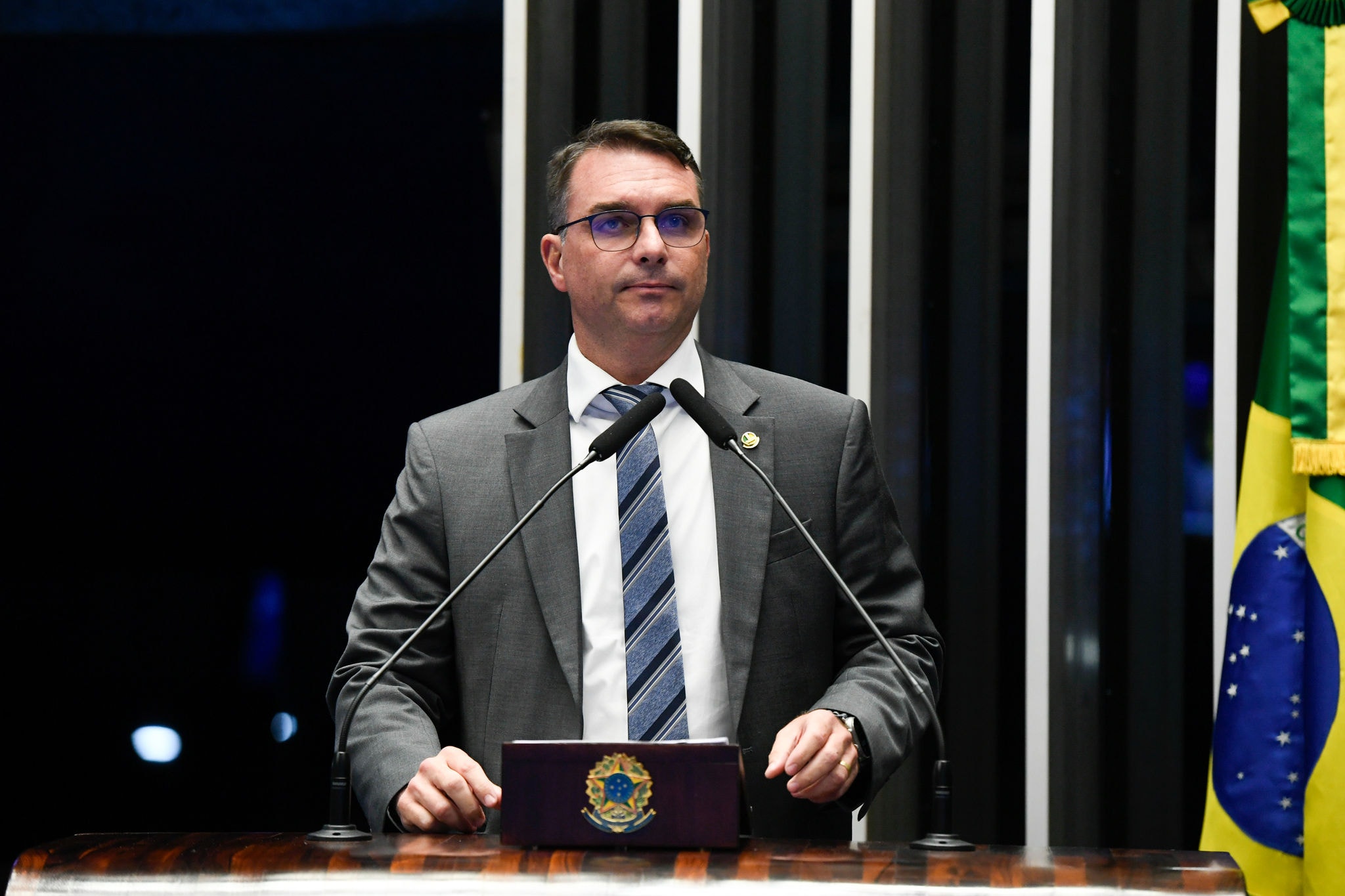 O senador Flávio Bolsonaro, relator da PEC que abre caminho para a privatização de terrenos de marinha