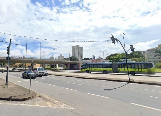 Vítima foi atingida na avenida Presidente Antônio Carlos, no bairro São José, na Pampulha