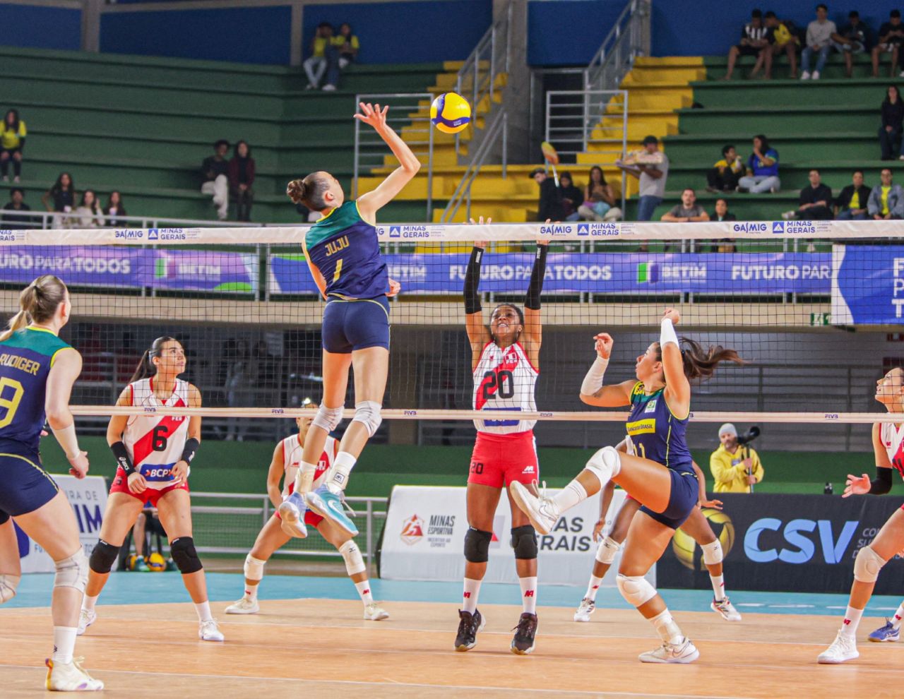 Partida entre Brasil e Peru, pela Copa América de Vôlei Feminino