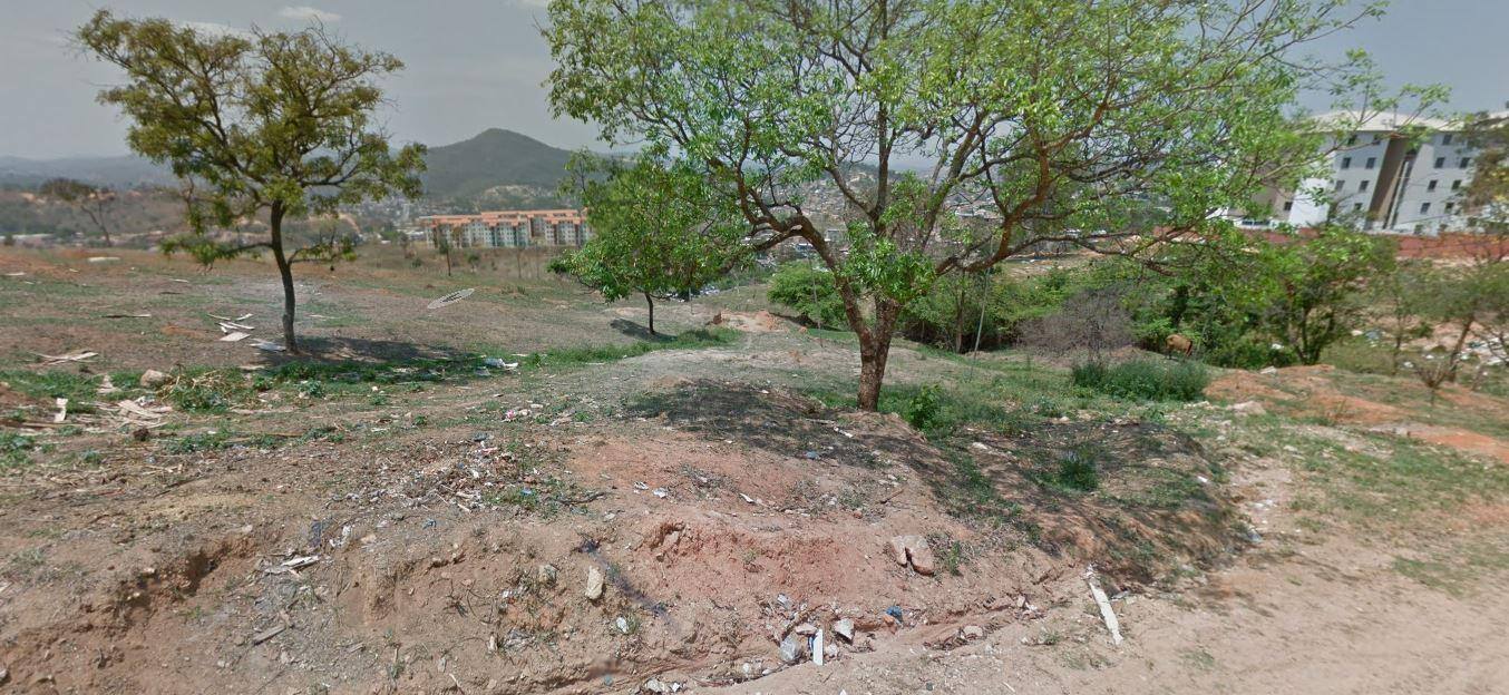 Lote vago onde corpo foi encontrado