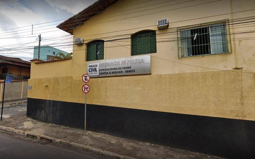 Imagem mostra a Delegacia Especializada de Atendimento à Mulher de Ibirité 