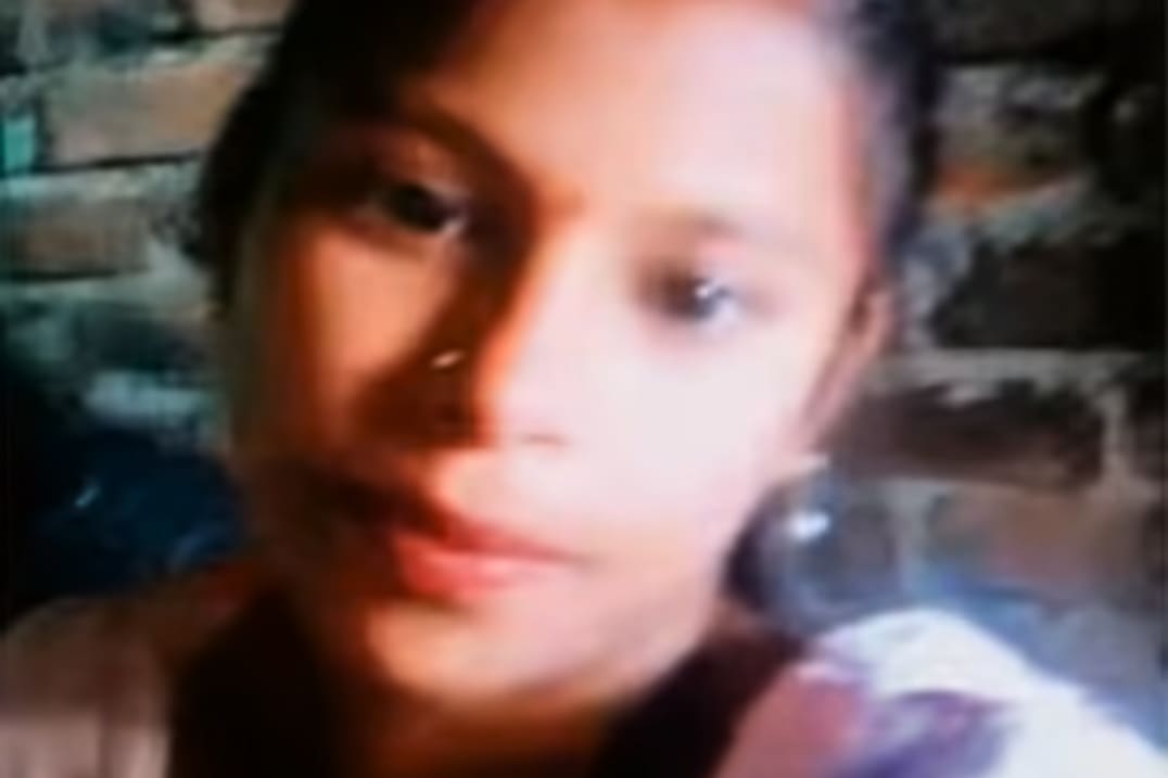 Assassinato brutal de jovem pelo próprio marido chocou população indiana