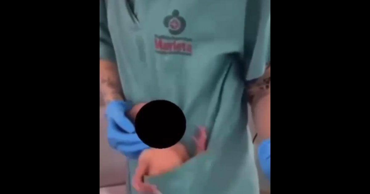 Recém-nascido foi colocado no bolso