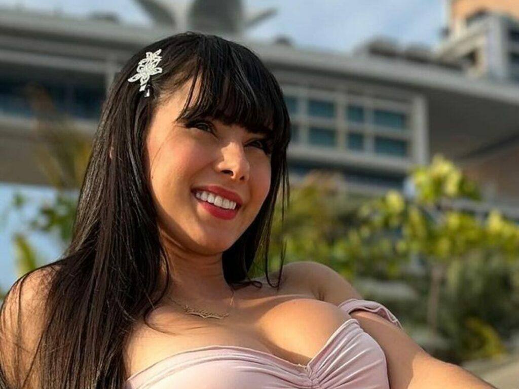 Juliana Bonde causa de fio-dental em Dubai e incendeia o clima ao exibir bumbum perfeito
