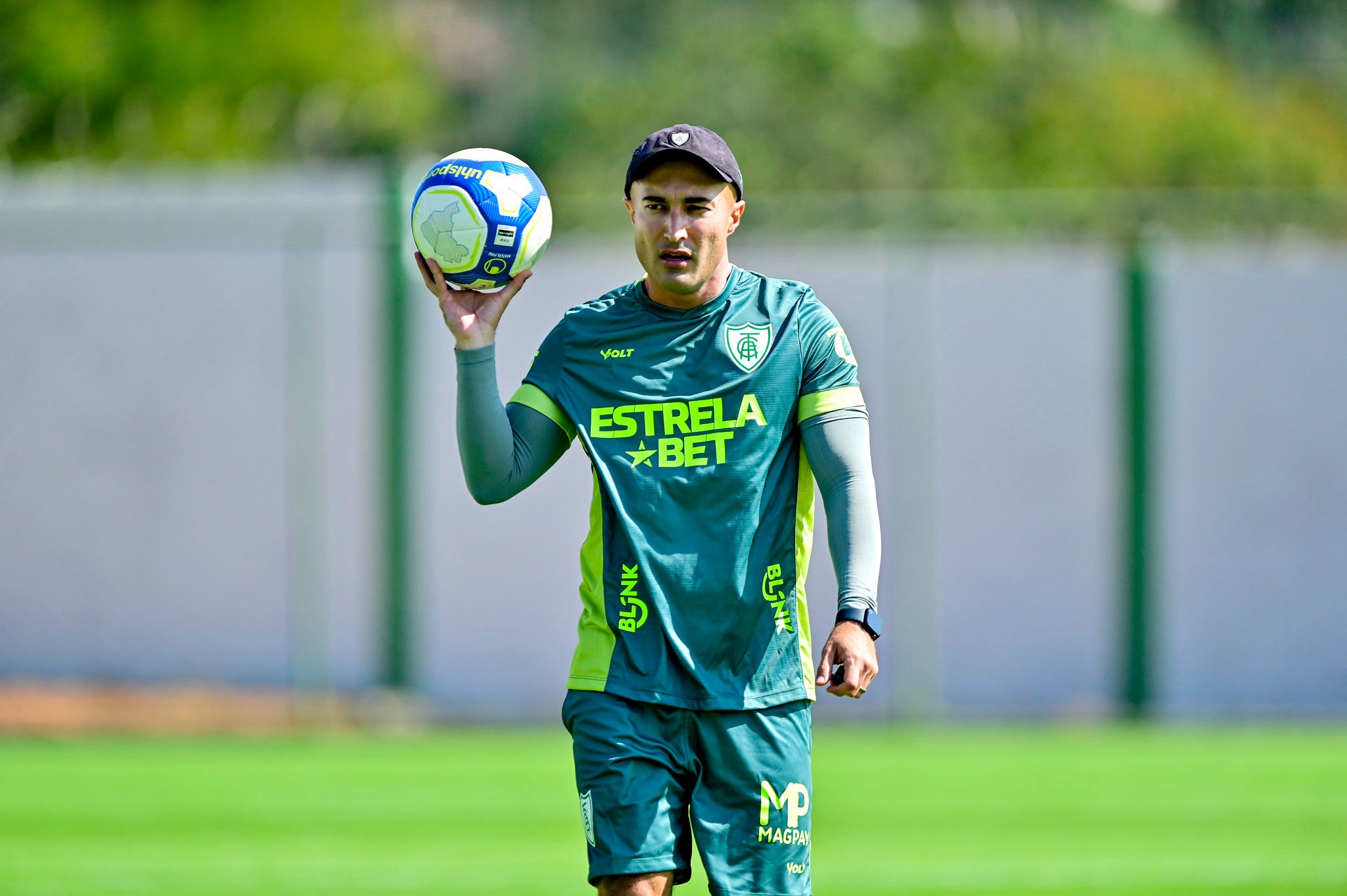 O técnico Cauan de Almeida prepara o América para enfrentar o Paysandu pela Série B