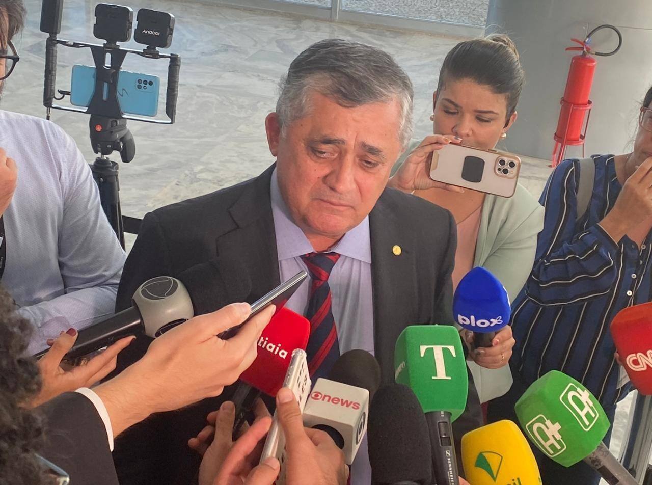 José Guimarãesjpeg