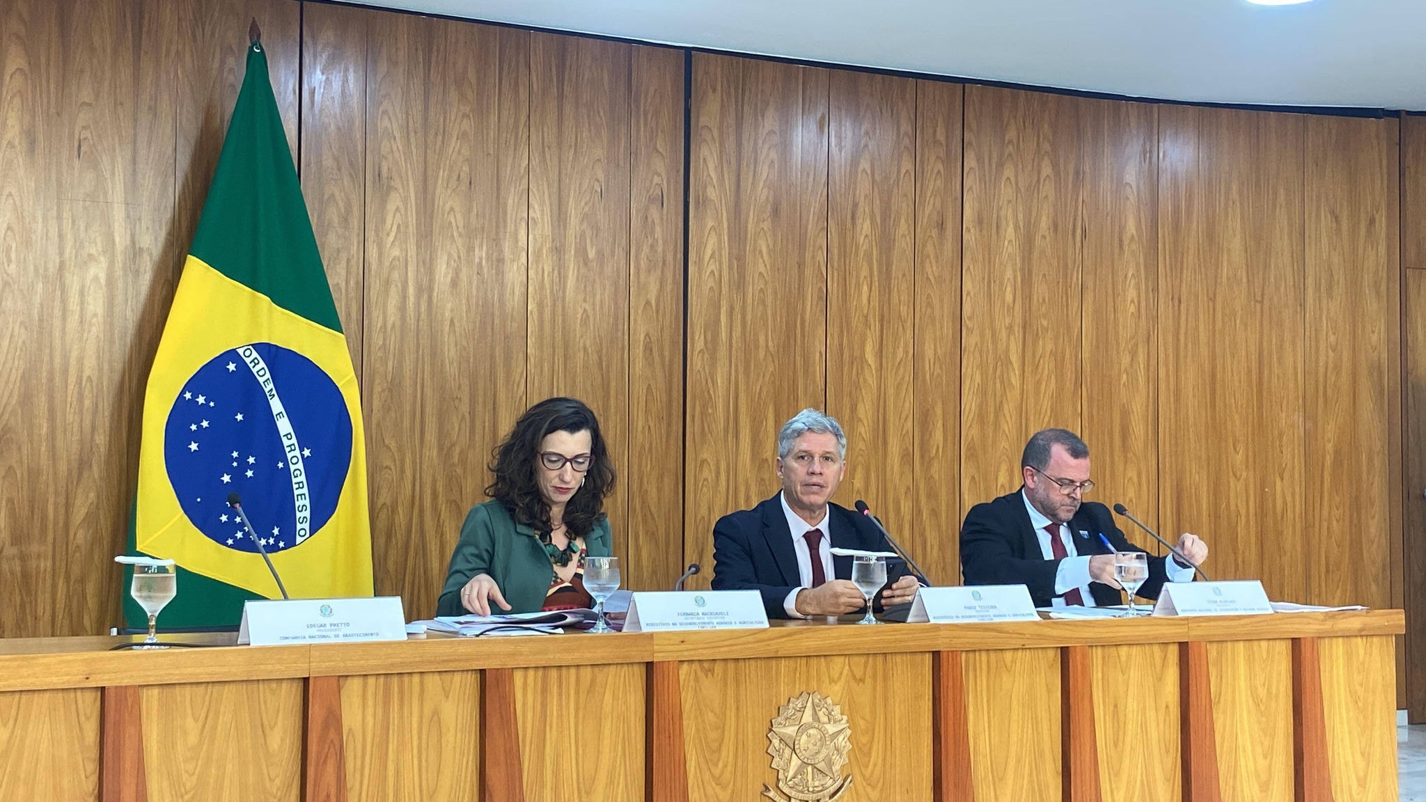 Coletiva de imprensa repercute o lançamento do programa "Terra da Gente", realizado nesta segunda-feira (15)