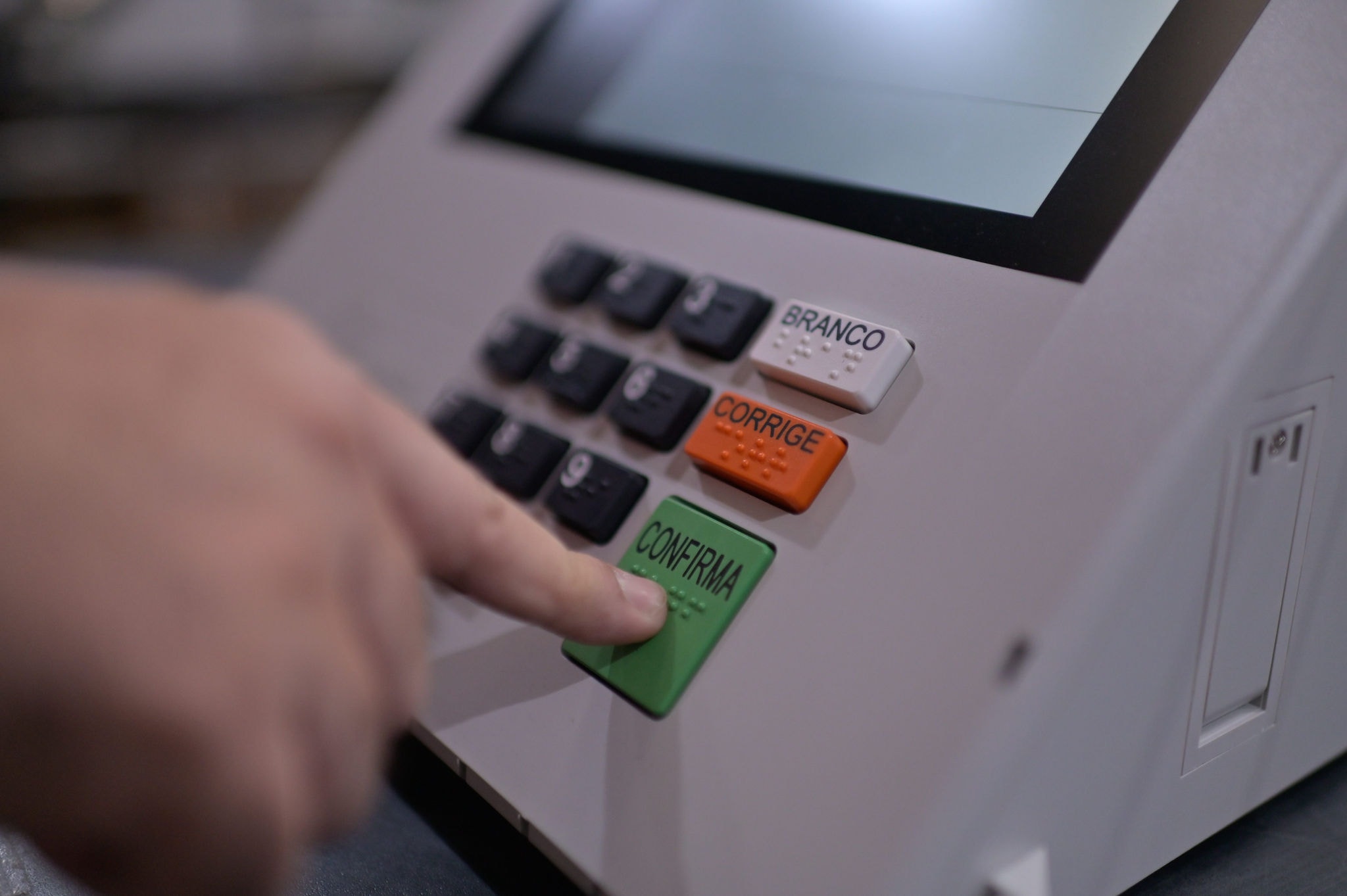 No dia 6 de outubro, 12.675.560 eleitores em Minas Gerais registraram seu voto na urna