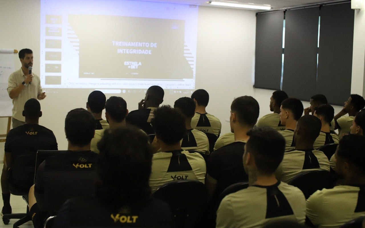Atletas do Criciúma em seminário de integridade esportiva (Foto: Celso da Luz / CEC)