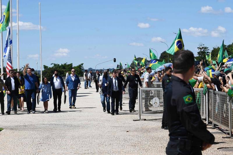 Praça dos Três Poderes tem sido palco de manifestações