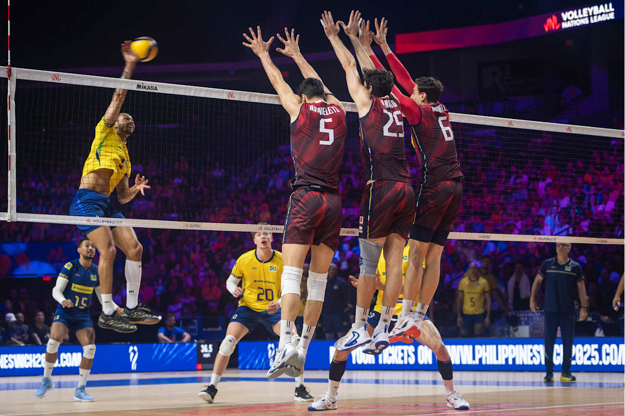 Brasil e Itália fizeram um grande jogo neste sábado (28), em Chicago