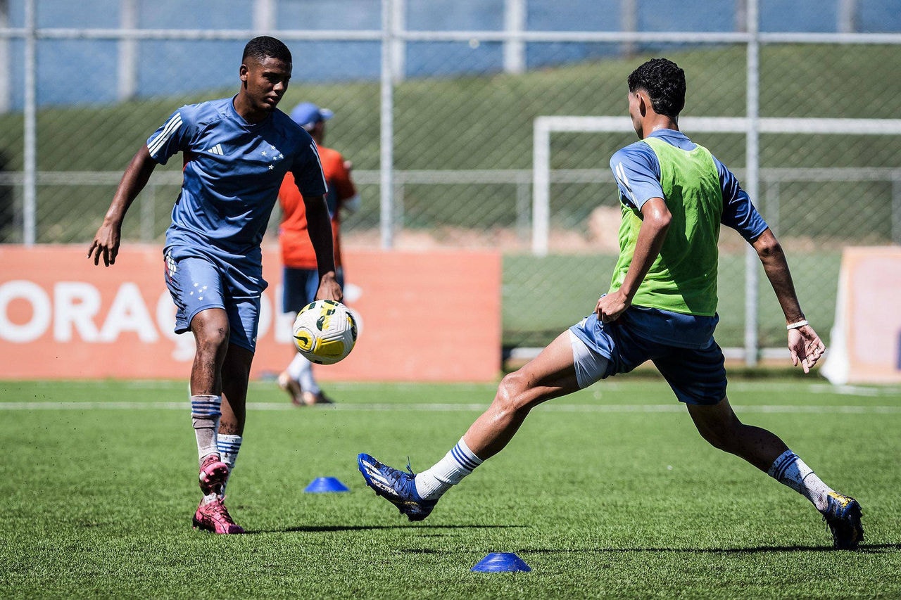 Sub-20 trabalha na Toca da Raposa 2