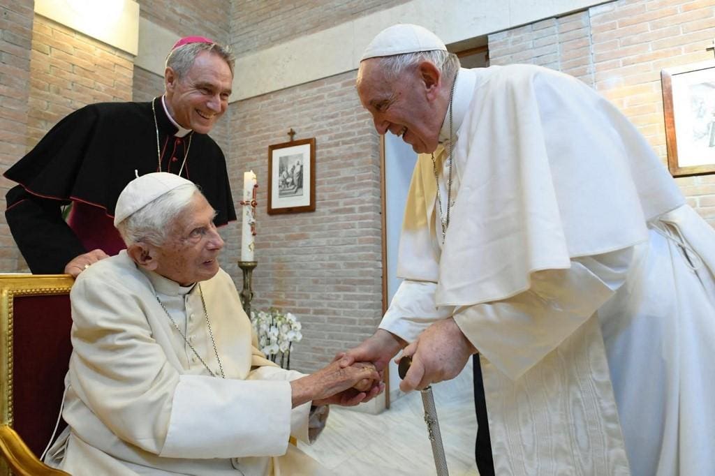 Papa Francisco pediu a todos uma oração especial para o papa emérito Bento XVI porque ele está ‘muito doente’