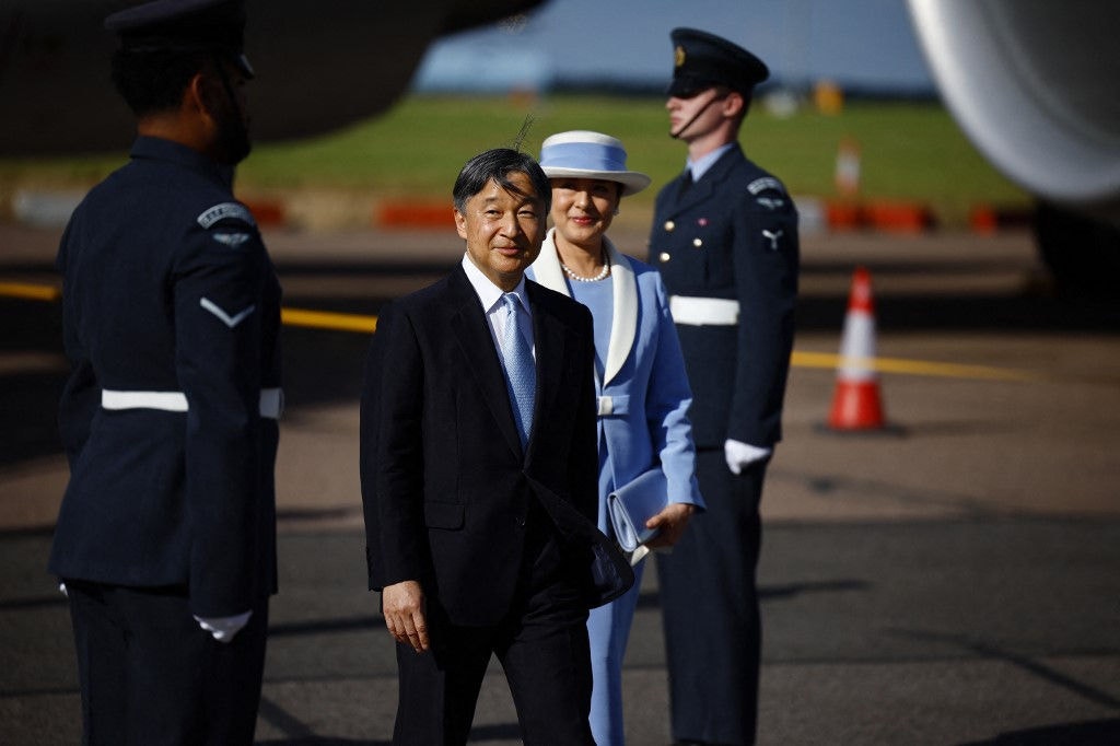 Imperador Naruhito e imperatriz Masako desembarcam em Londres