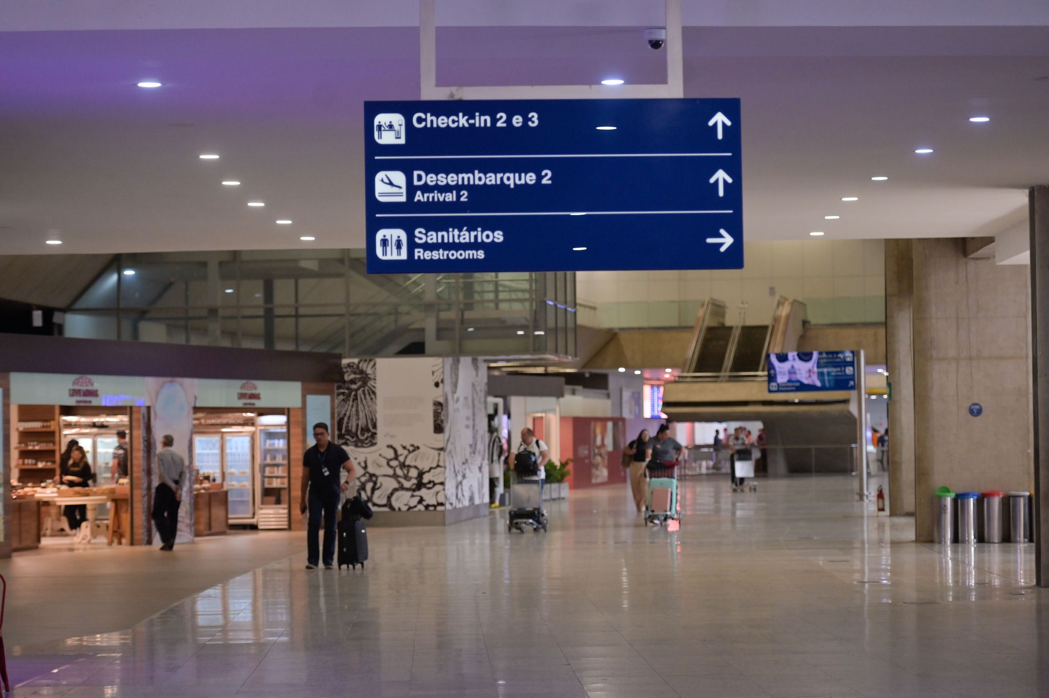 Deportados dos EUA desembarcarão em no aeroporto de Confins