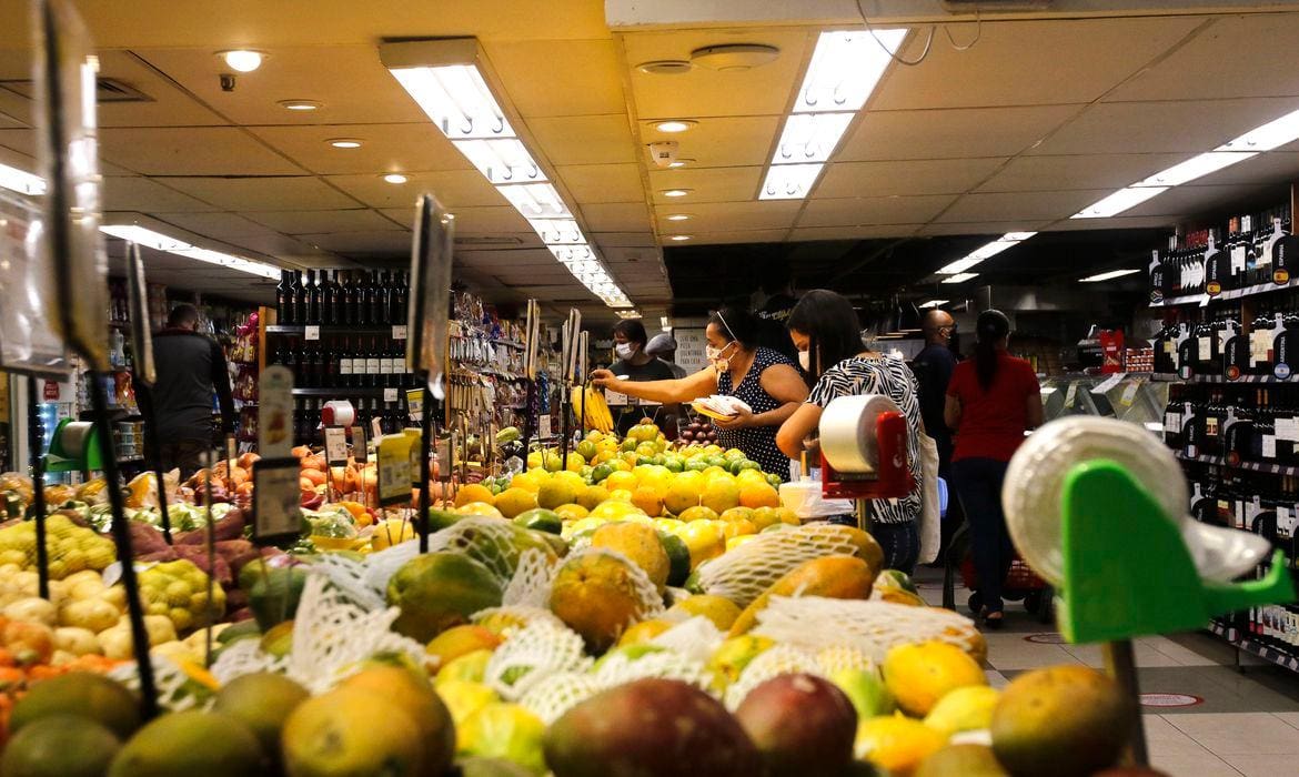 Supermercados podem funcionar no dia 1º de Maio