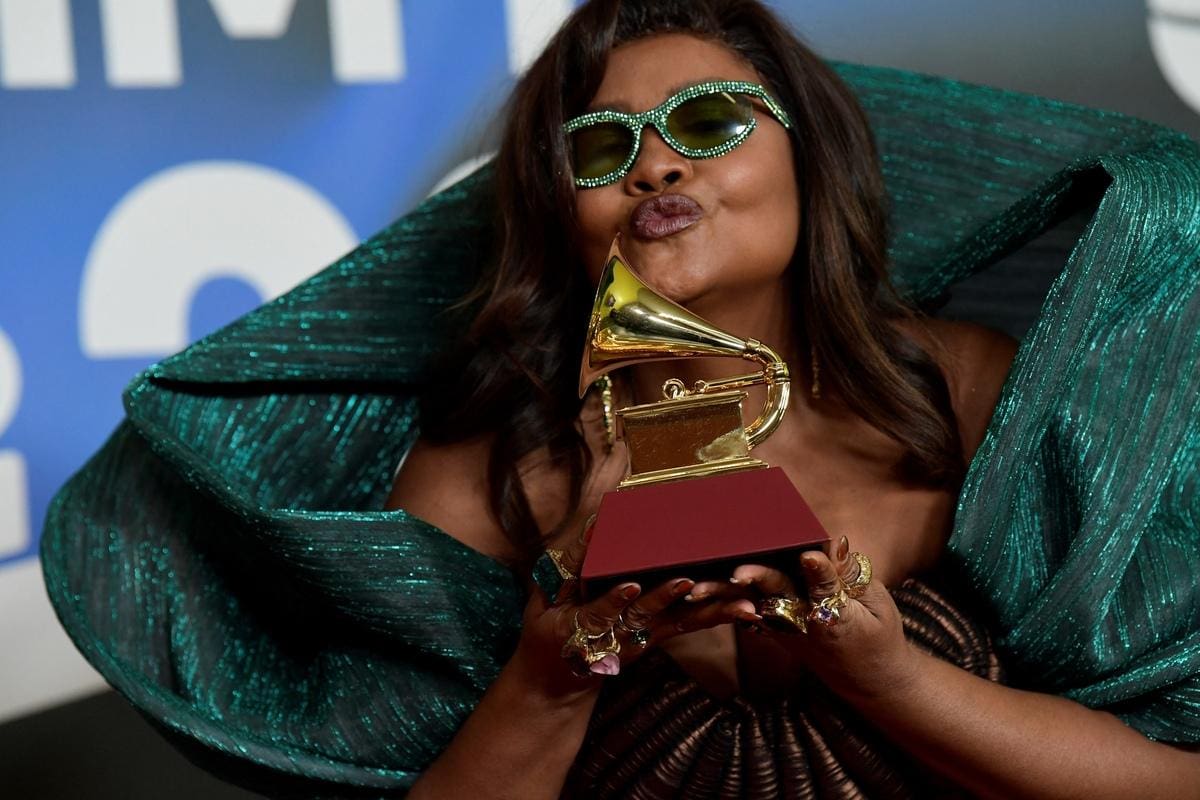 Gaby Amarantos ganha o Grammy Latino de  Melhor Álbum de Música de Raízes em Língua Portuguesa em 2023