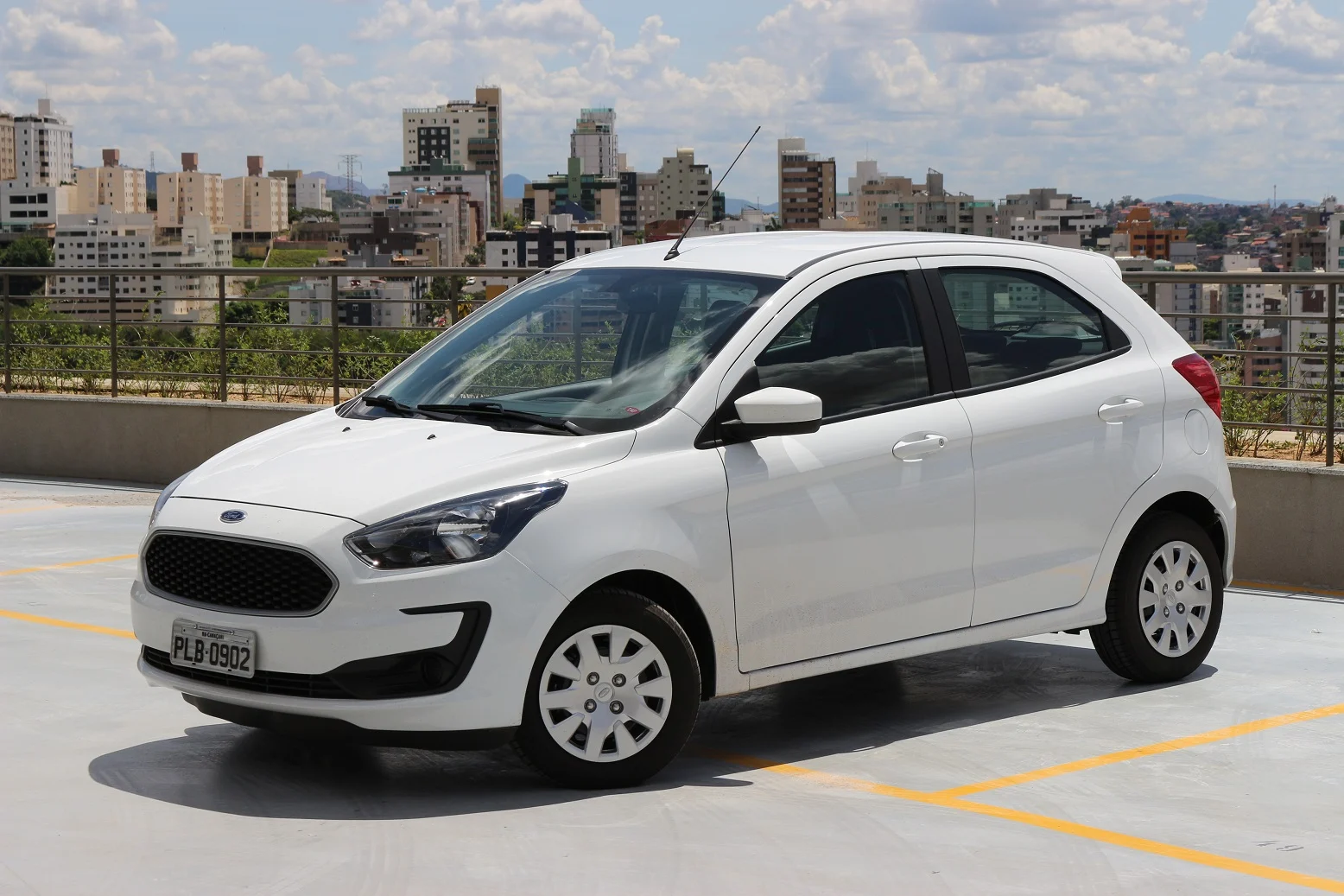 Ford Ka quebra em BH, dona faz conserto sozinha e Justiça nega indenização