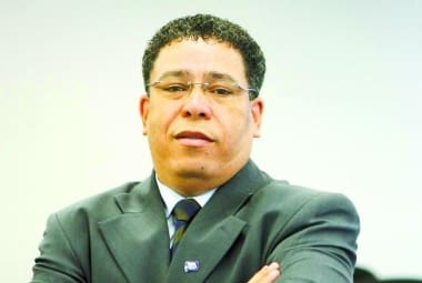 Ewerson Moraes recomenda cautela na hora de renegociar