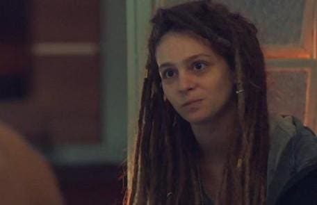Atriz Lara Tremouroux interpreta a personagem Joy em 'Um Lugar ao Sol'