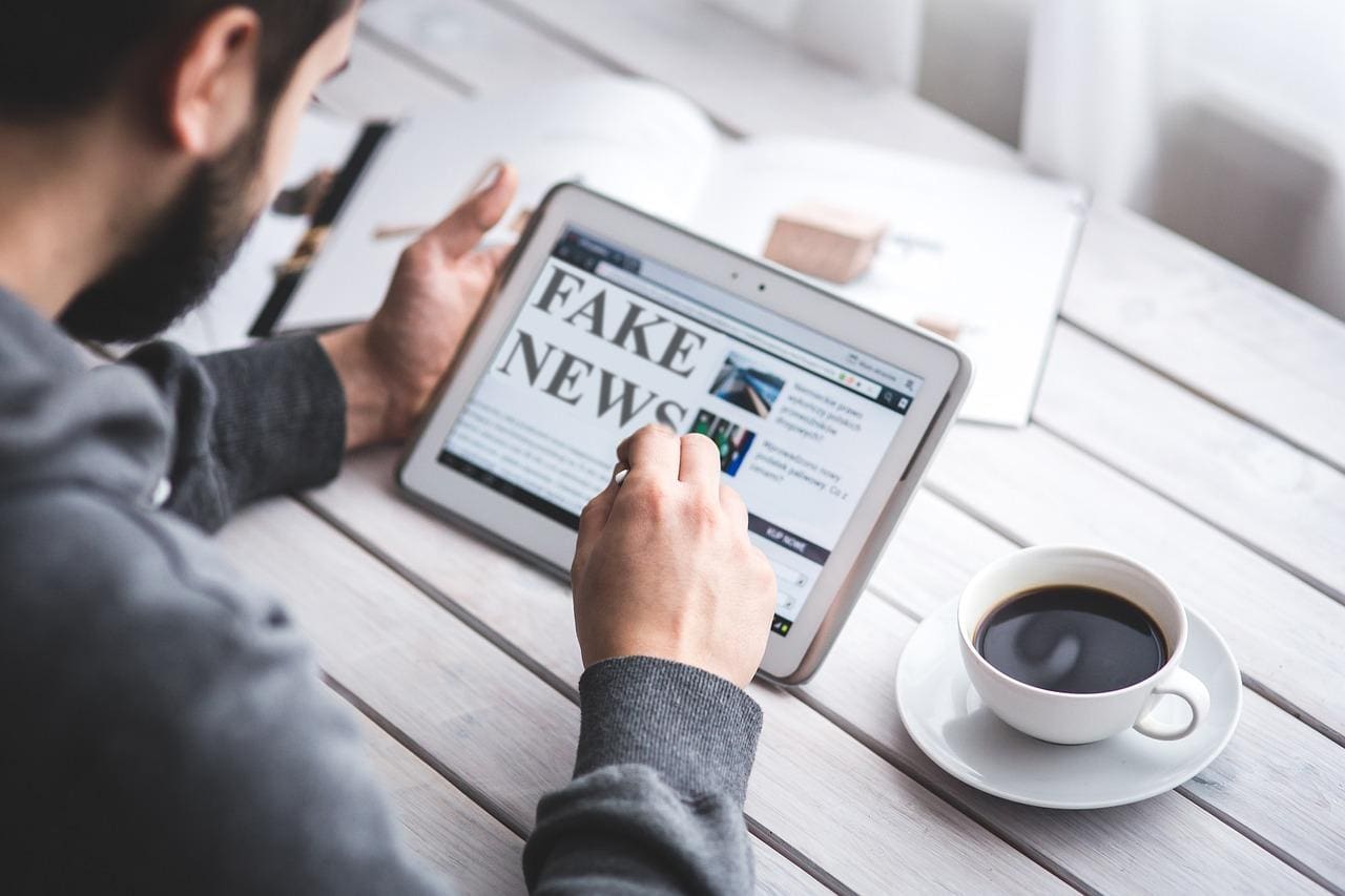 Difusão de fake news pode ser punida com multas em estados brasileiros