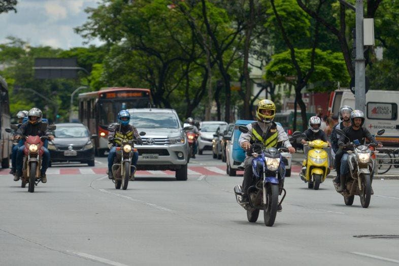 Estudo inédito do Senatran apontou que há milhões de motociclistas sem CNH, categoria A