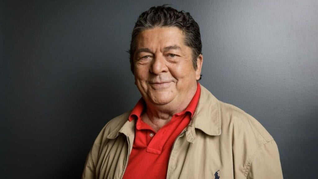 O ator Stepan Nercessian pediu ajuda para aumentar os seus seguidores nas redes sociais